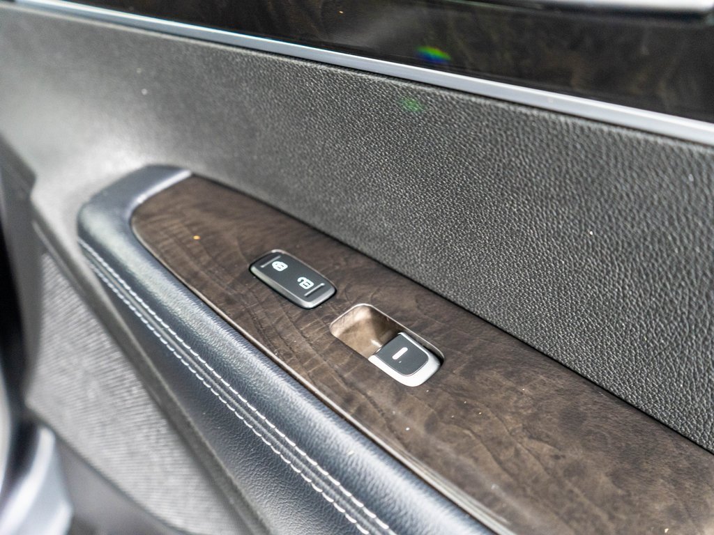 Used 2016 Kia Sorento EX image 9