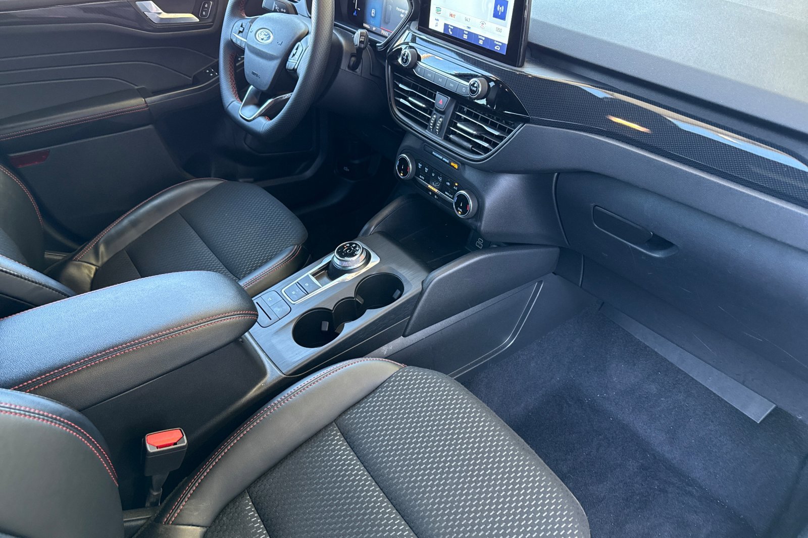 Used 2025 Ford Escape ST-Line image 16