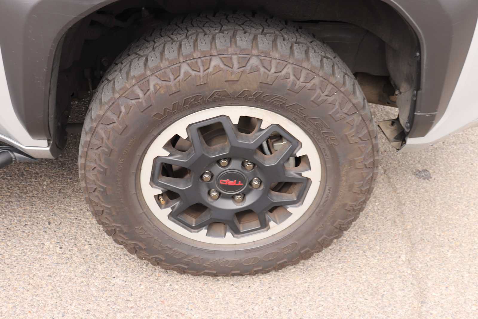 Used 2025 Toyota 4Runner TRD Off-Road Premium AWD/4WD image 9