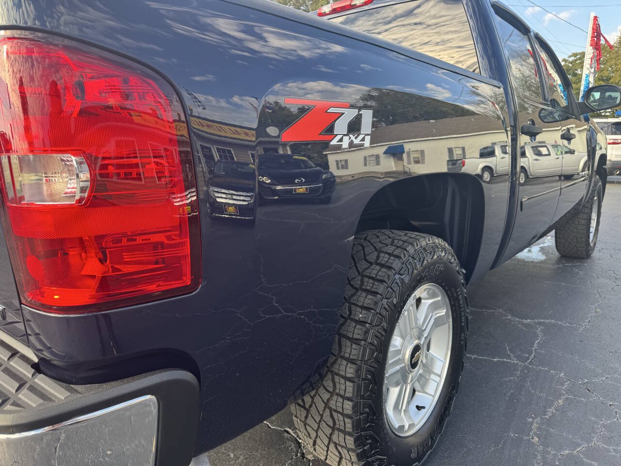 Used 2010 Chevrolet Silverado 1500 LT w/ Power Pack Plus AWD/4WD image 11