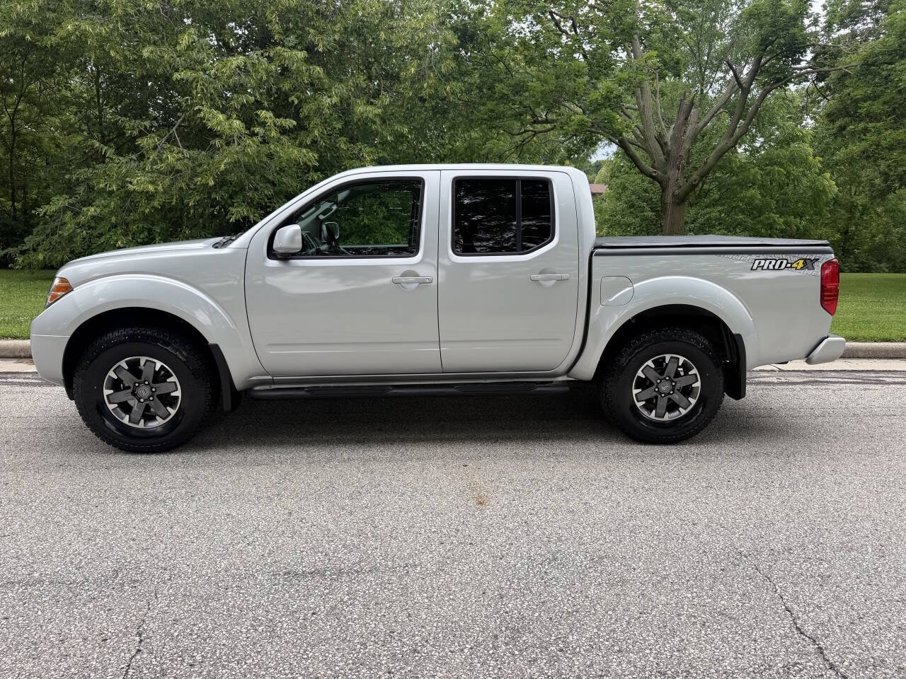 Used 2016 Nissan Frontier PRO-4X AWD/4WD image 2