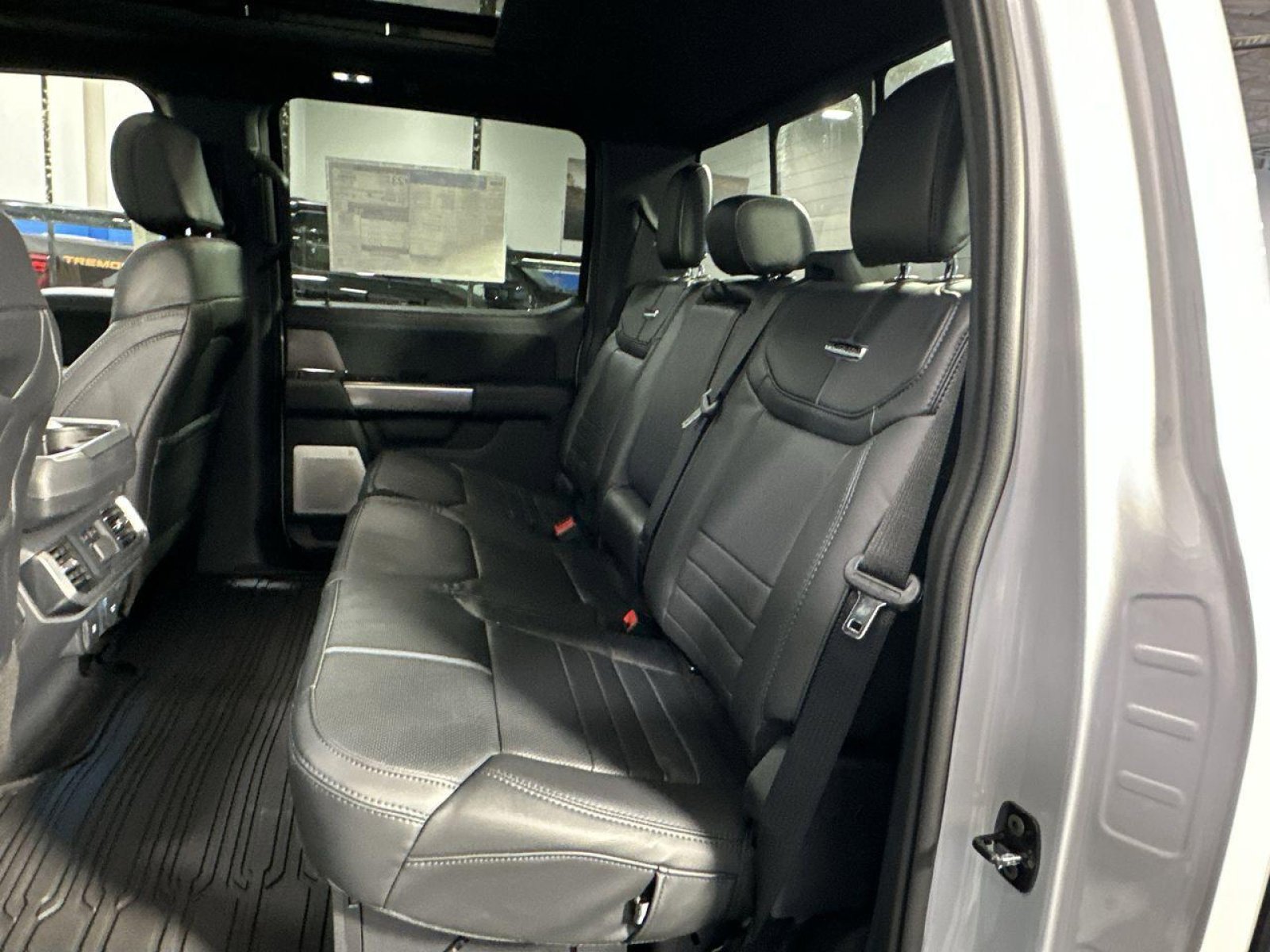 New 2025 Ford F150 Platinum w/ Equipment Group 702A High image 33