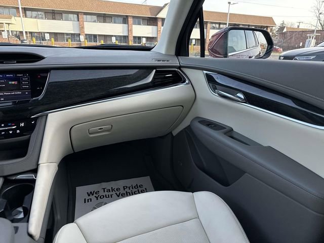 Used 2022 Cadillac XT6 Premium Luxury w/ LPO, Floor Liner Package AWD/4WD image 37