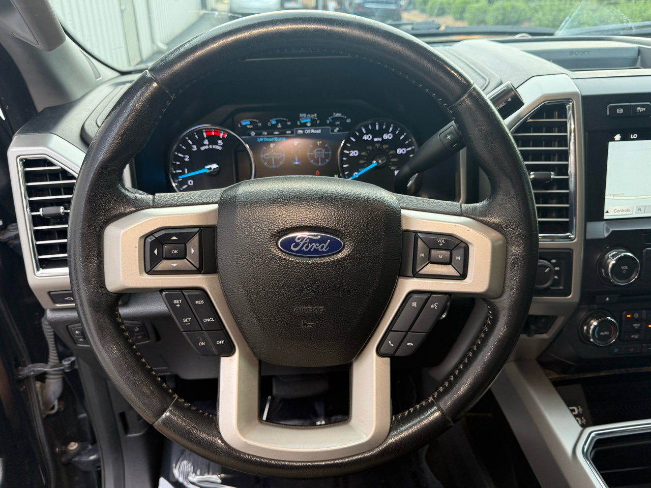 Used 2017 Ford F250 Lariat w/ Lariat Value Package image 14