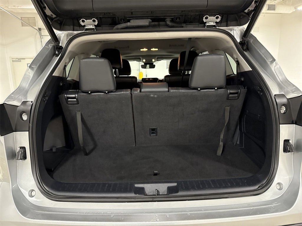 Used 2023 Toyota Highlander XLE image 24