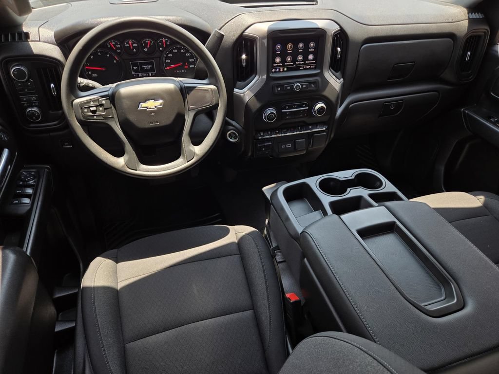 Used 2025 Chevrolet Silverado 2500 Custom w/ Custom Value Package AWD/4WD image 15