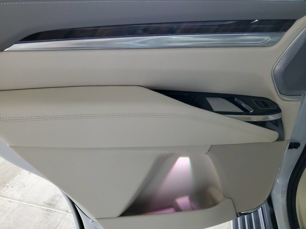 New 2026 Cadillac Escalade Platinum Luxury AWD/4WD image 9
