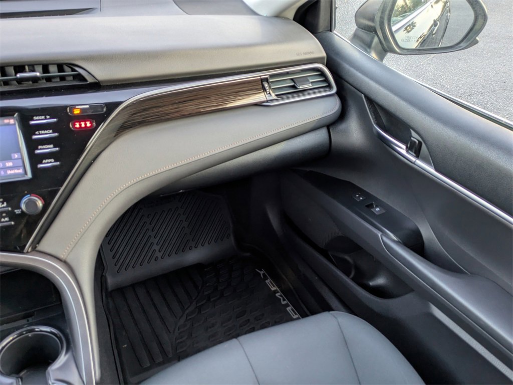 Used 2019 Toyota Camry LE image 17