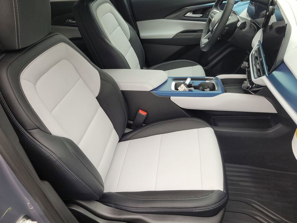 New 2026 Chevrolet Equinox EV LT image 27