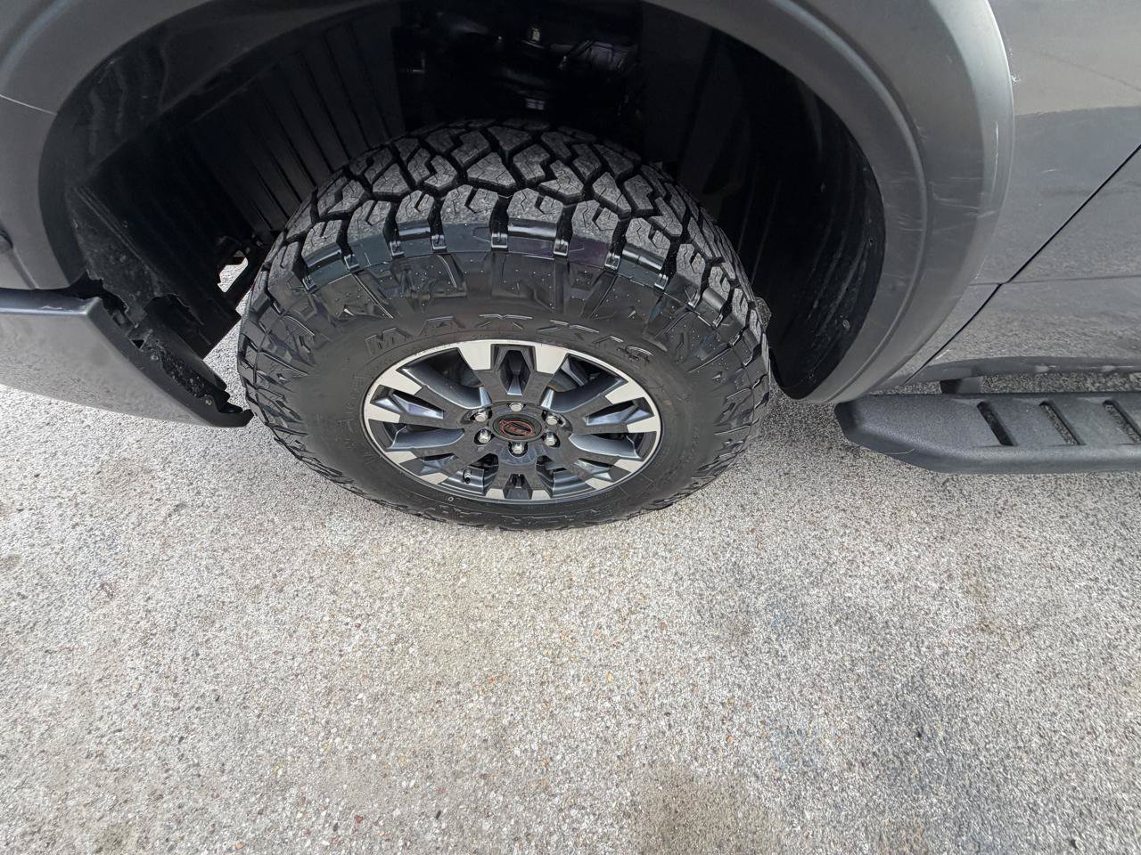 Used 2023 Nissan Titan PRO-4X w/ Pro-4x Convenience Package AWD/4WD image 9