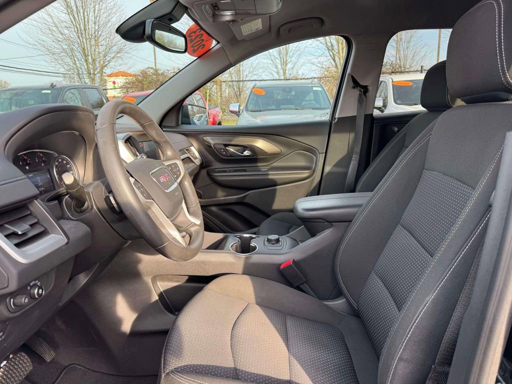 Used 2023 GMC Terrain SLE w/ Elevation Edition image 13