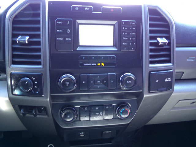 Used 2019 Ford F550 4x4 Regular Cab Super Duty image 17