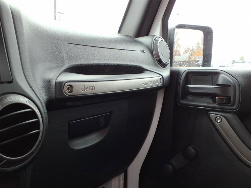 Used 2018 Jeep Wrangler Unlimited Sport image 15