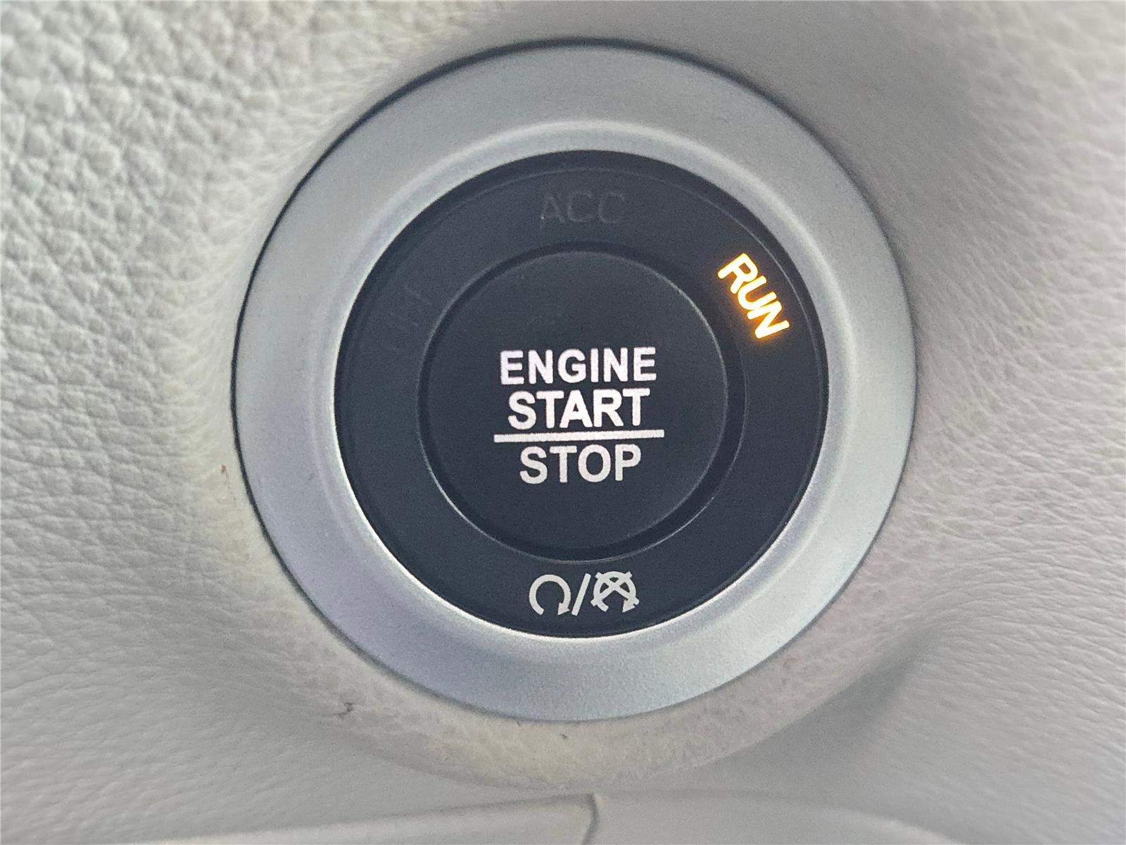 Certified 2024 Chrysler Pacifica Select image 31