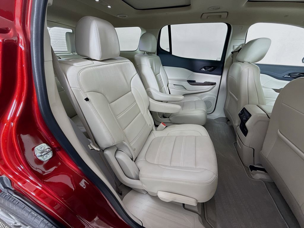 Used 2022 GMC Acadia Denali w/ Denali Ultimate Package FWD image 29