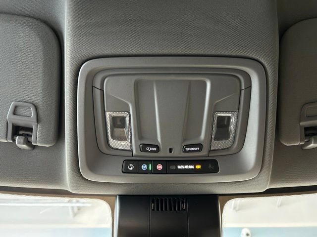 Used 2022 Chevrolet Silverado 1500 LT AWD/4WD image 17