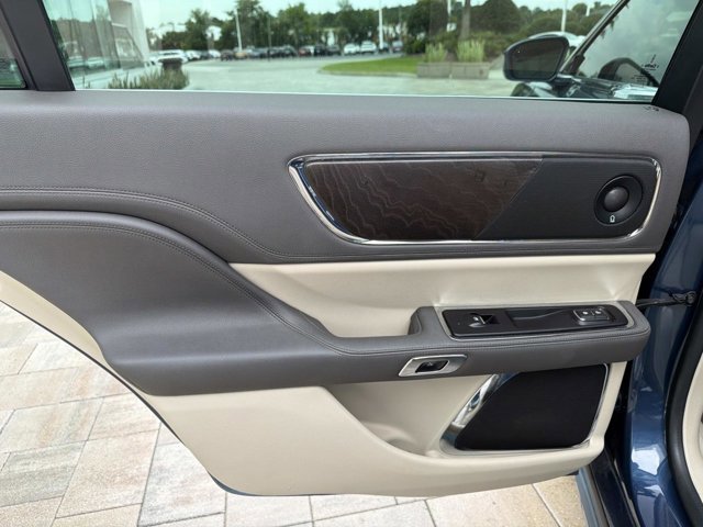 Used 2020 Lincoln Continental w/ Premium Package FWD image 17