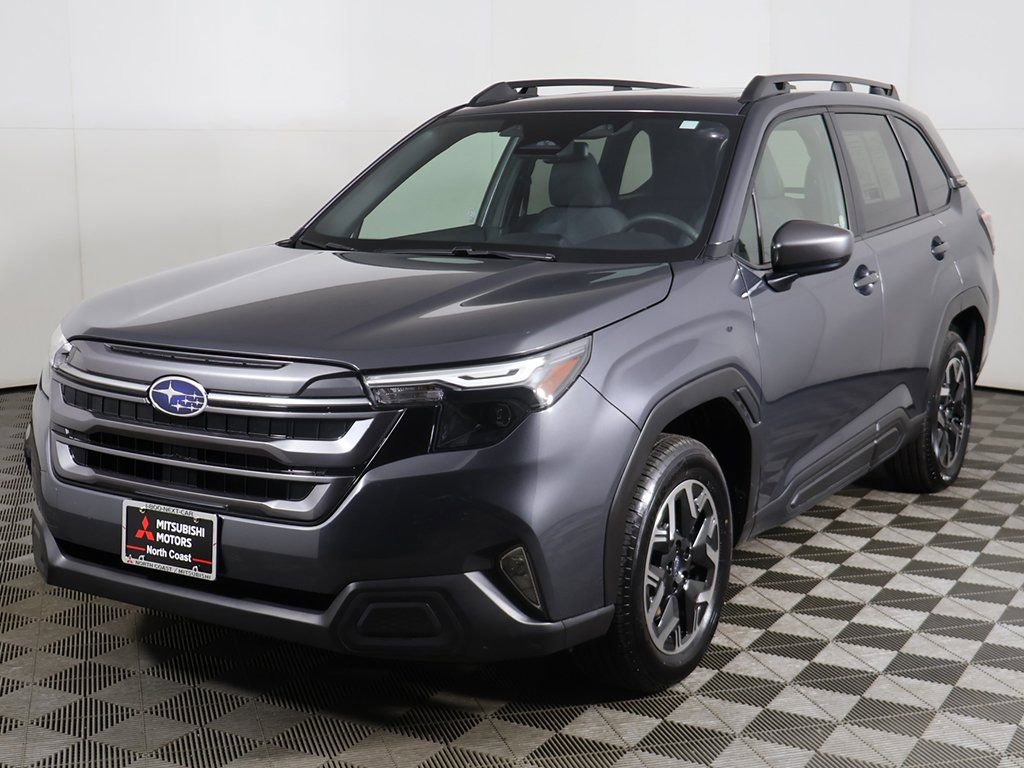 Used 2025 Subaru Forester Premium image 8