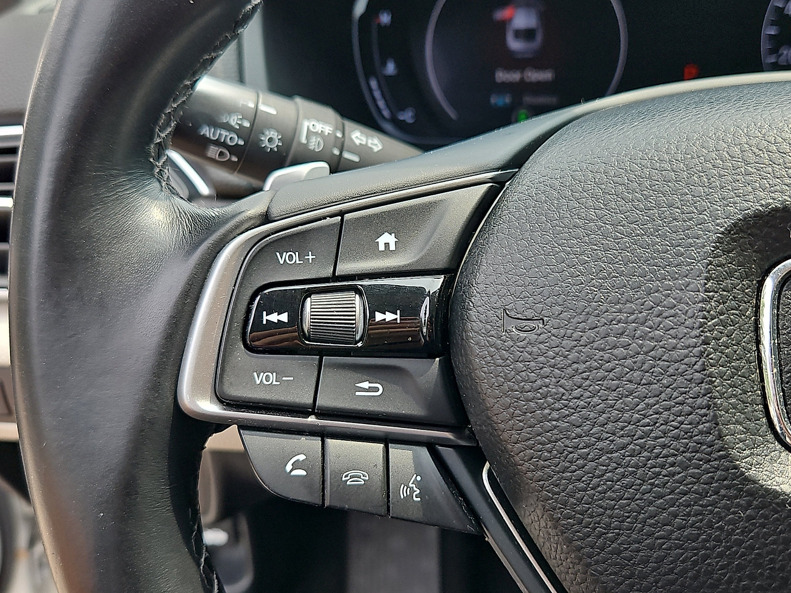 Used 2018 Honda Accord Touring image 23