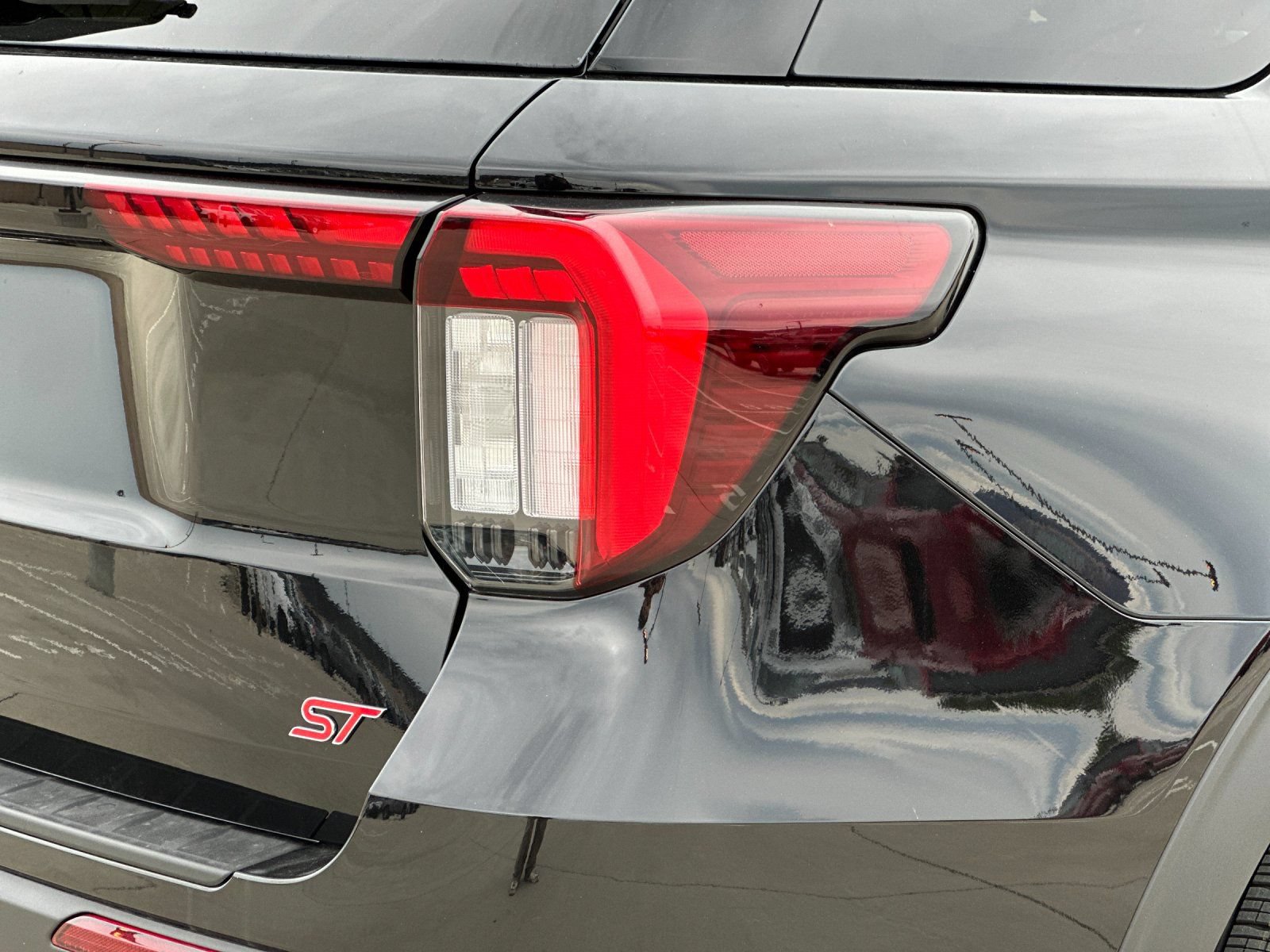 New 2025 Ford Explorer ST-Line w/ Premium Package RWD image 43