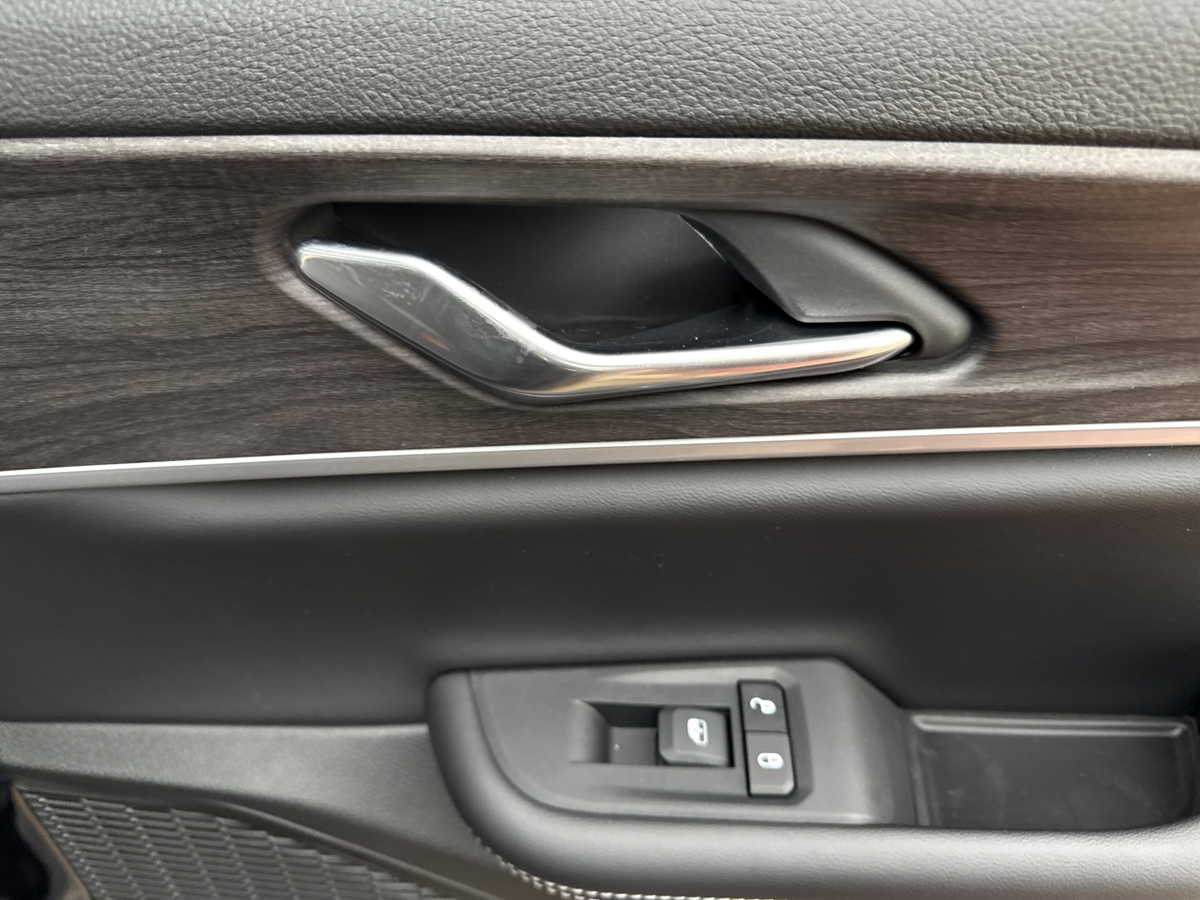 New 2025 Jeep Grand Cherokee Limited w/ Luxury Tech Group II image 38