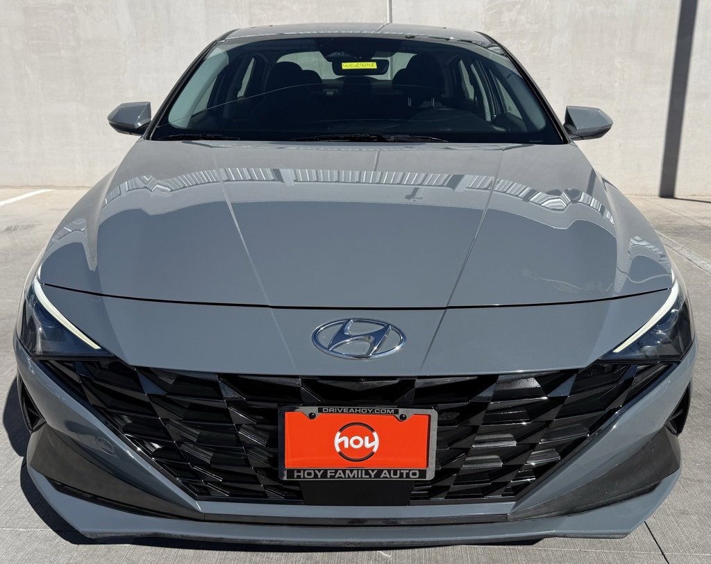 Used 2022 Hyundai Elantra SEL w/ Convenience + Premium Package image 2