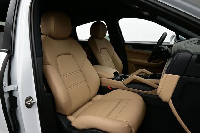 Certified 2026 Porsche Cayenne Coupe AWD/4WD image 17