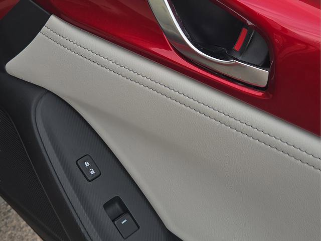 Used 2021 MAZDA MX-5 Miata RF Grand Touring image 12