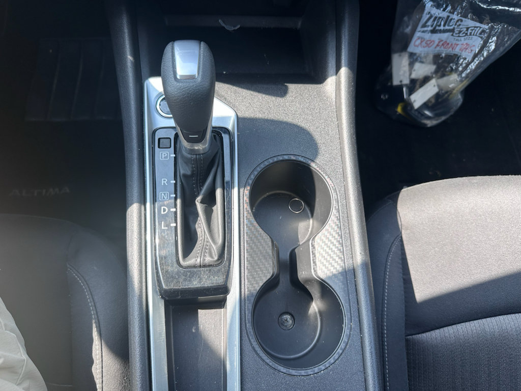 Used 2025 Nissan Altima 2.5 SV FWD image 15