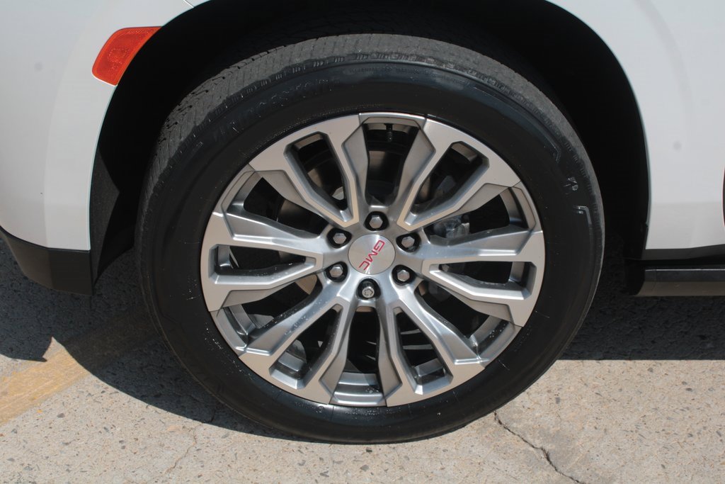 Used 2021 GMC Yukon XL Denali w/ Denali Premium Package image 2