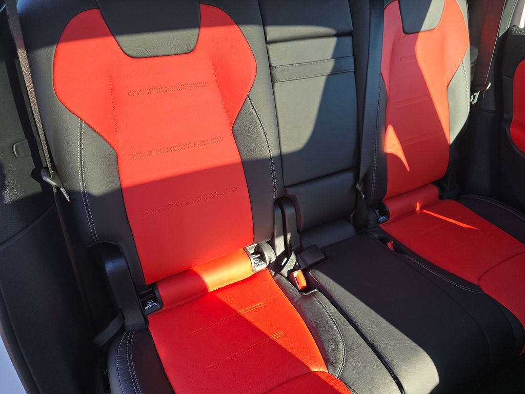 New 2025 Mercedes-Benz GLB 35 AMG 4MATIC image 21