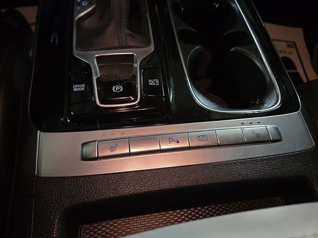 Used 2022 Kia Carnival EX image 23