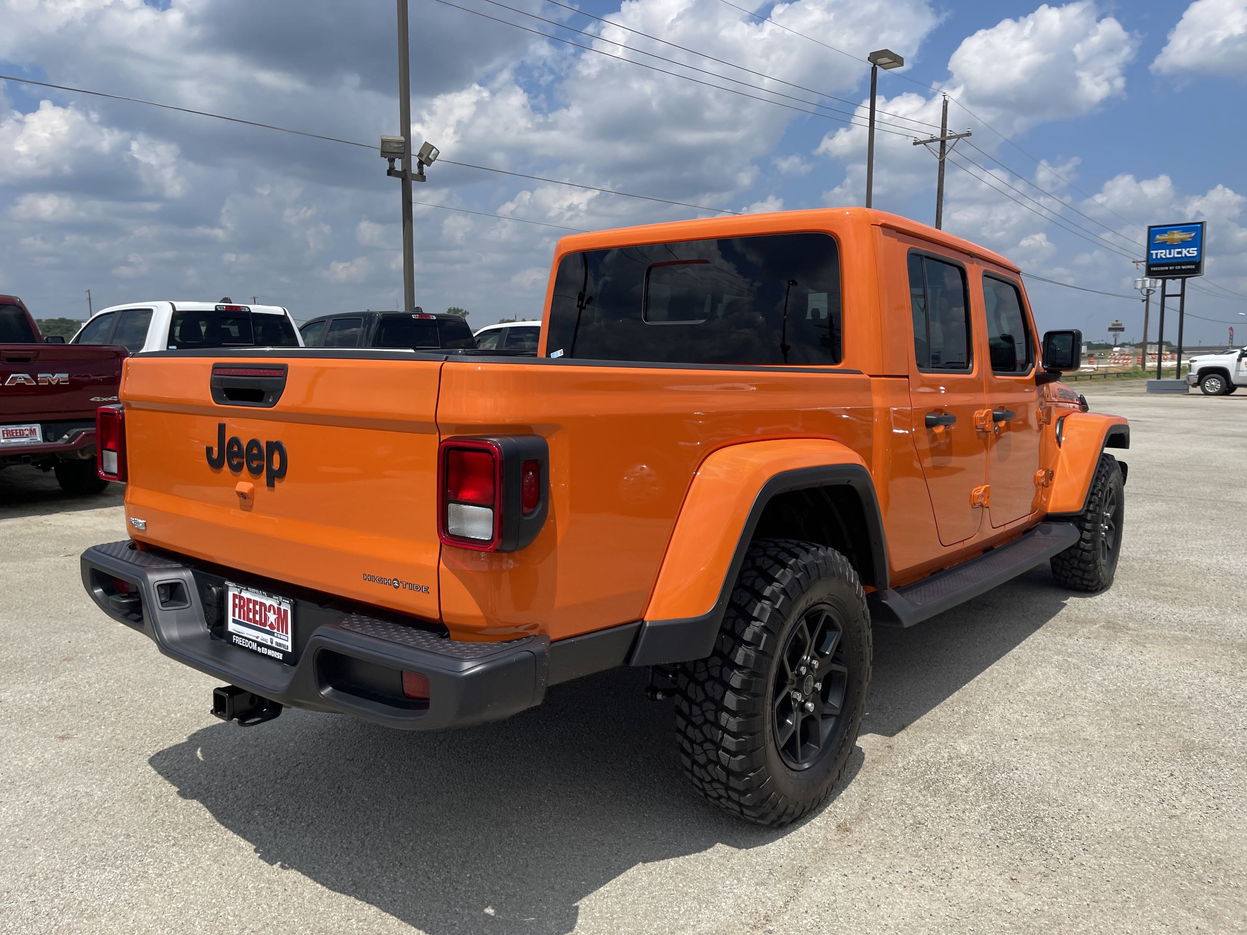 New 2025 Jeep Gladiator Sport image 4