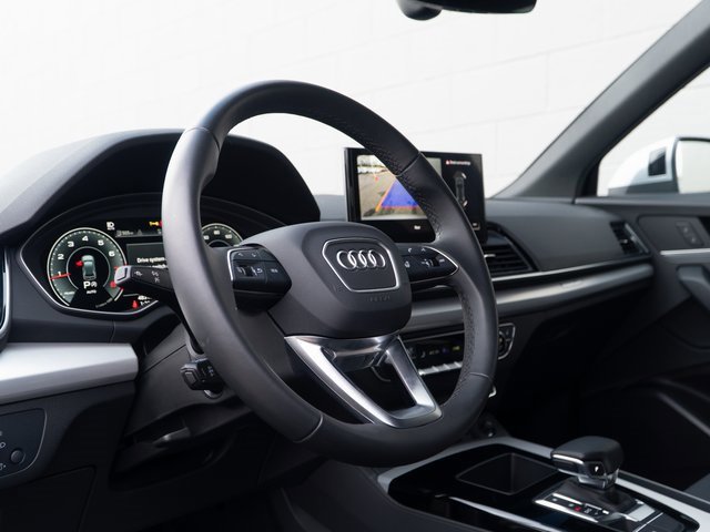 Certified 2025 Audi Q5 2.0T Premium w/ Convenience Plus Package image 4