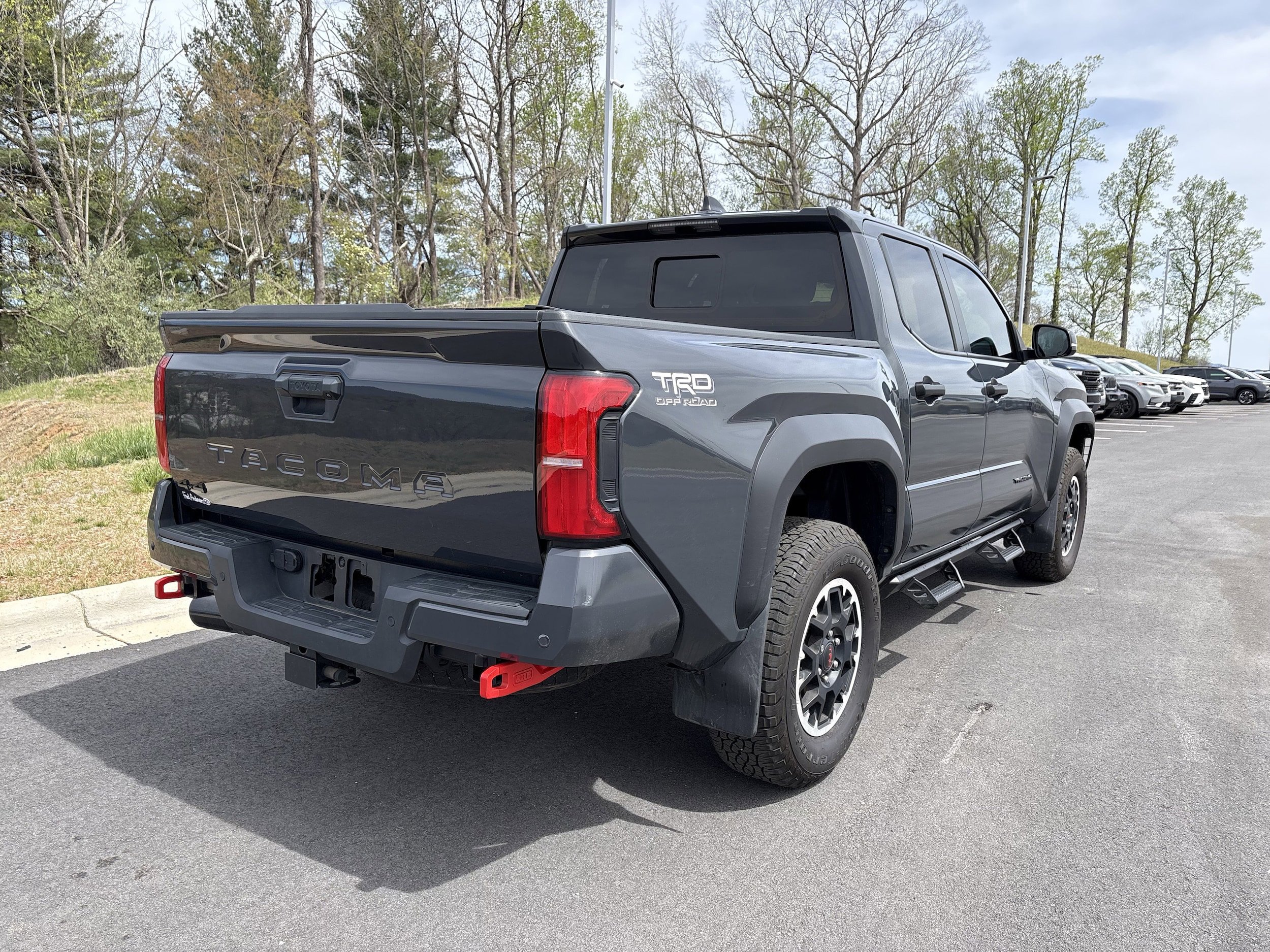 Used 2024 Toyota Tacoma TRD Off-Road w/ TRD Off Road Upgrade Package AWD/4WD image 9