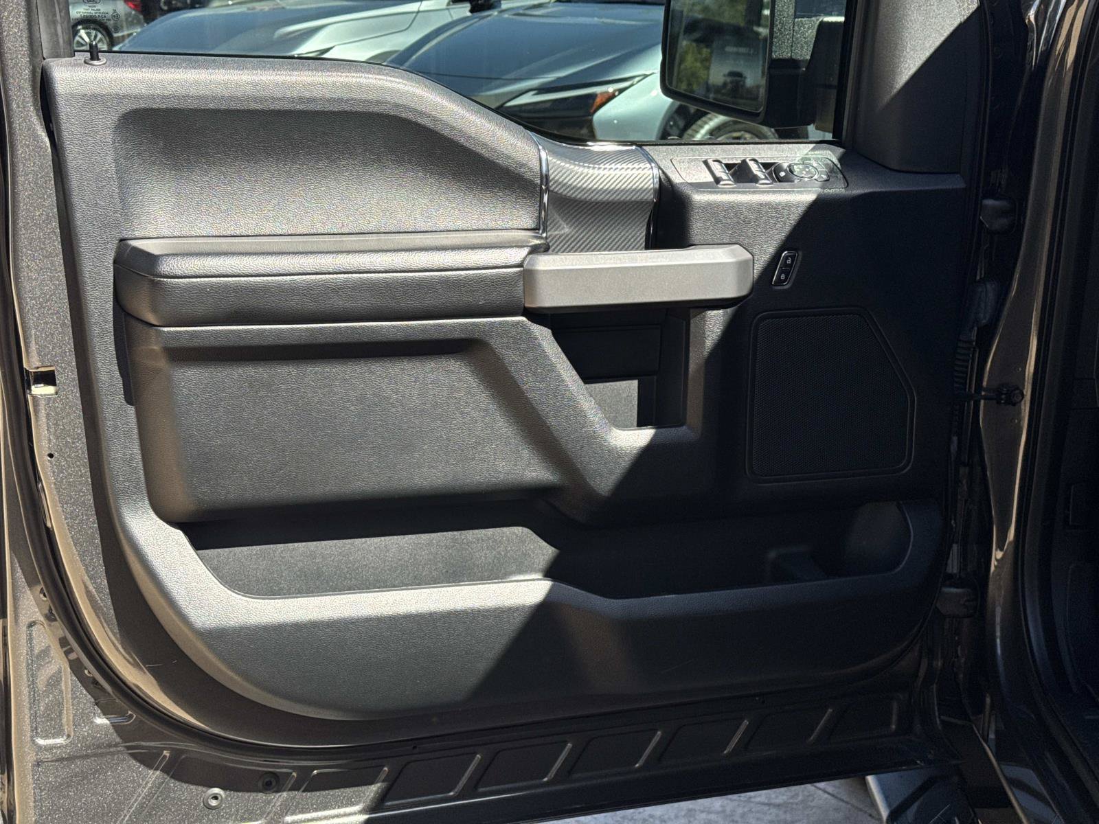 Used 2018 Ford F150 XLT w/ Equipment Group 302A Luxury RWD image 9