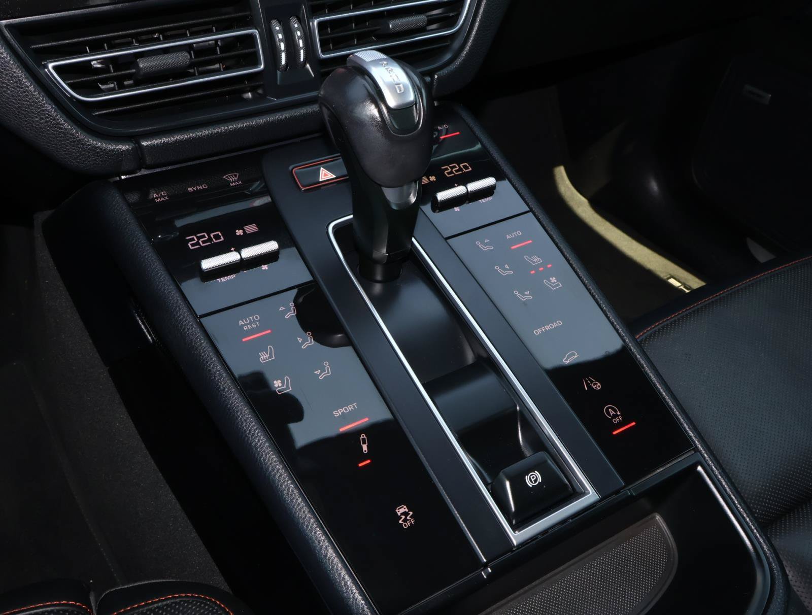 Used 2023 Porsche Macan S AWD/4WD image 29