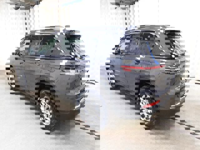 New 2026 Jeep Grand Cherokee Laredo X image 7