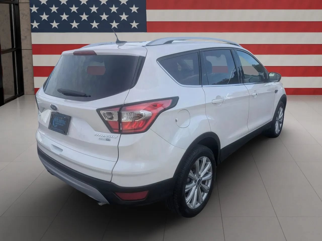 Used 2018 Ford Escape Titanium w/ Ford Safe & Smart Package AWD/4WD image 5