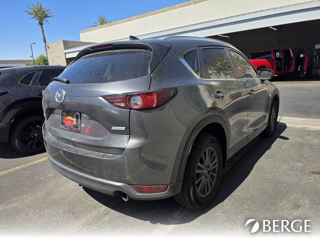 Used 2017 MAZDA CX-5 Touring w/ Preferred Equipment Package FWD image 4