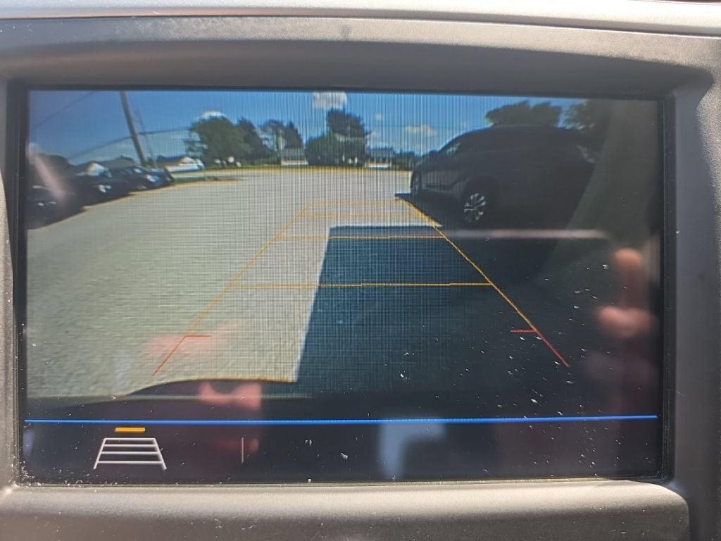 Used 2018 Chevrolet Sonic LT FWD image 3