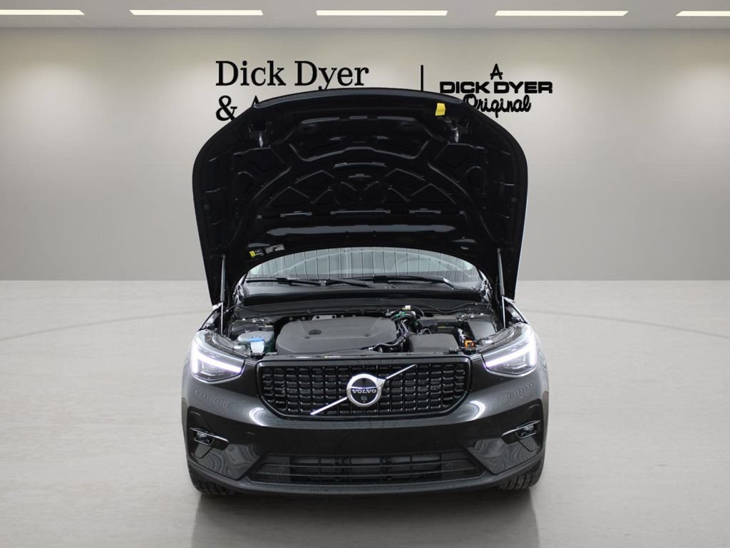 New 2026 Volvo XC40 B5 Plus w/ Climate Package AWD/4WD image 45