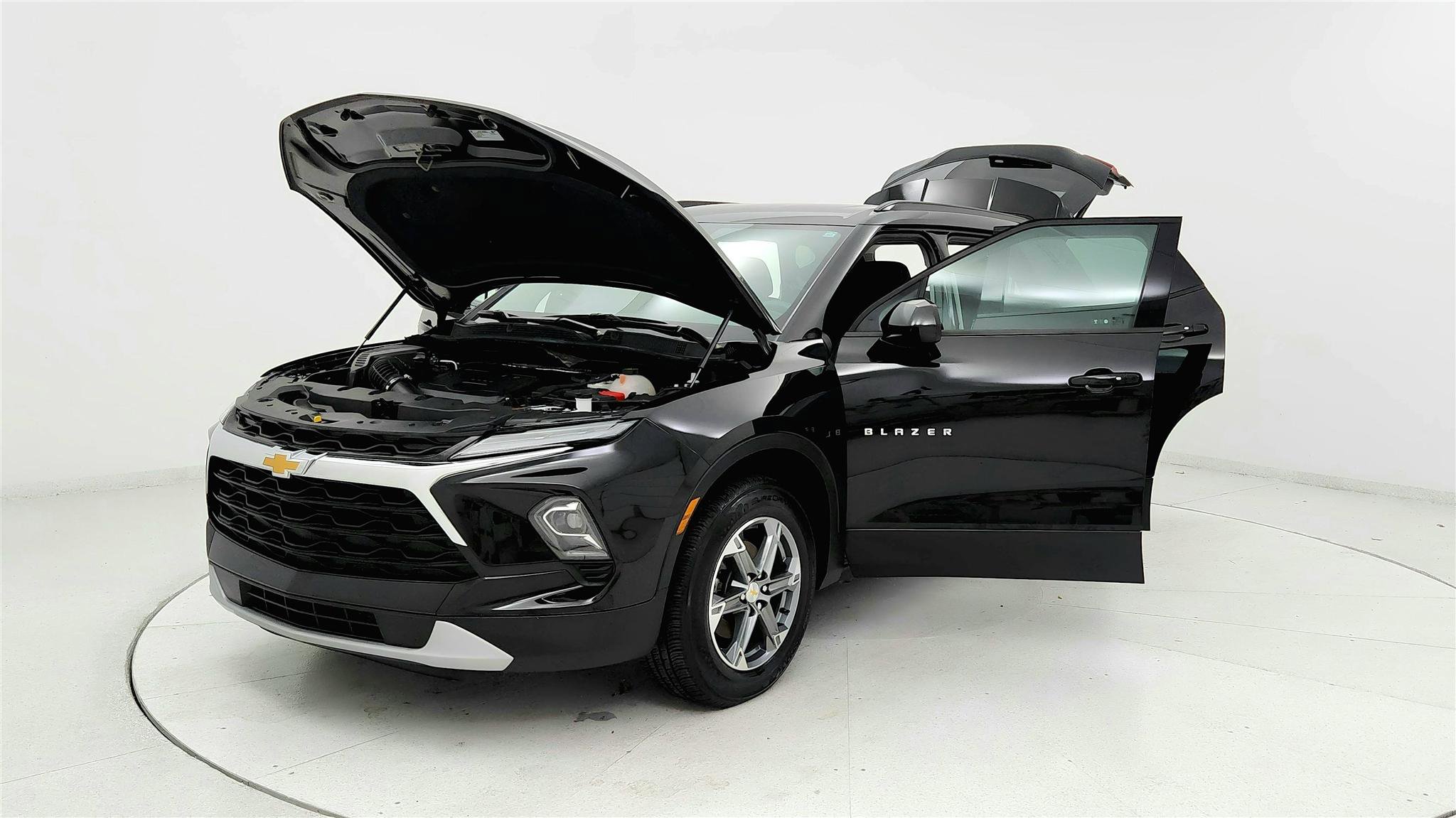 Used 2024 Chevrolet Blazer LT w/ Convenience Package FWD image 9