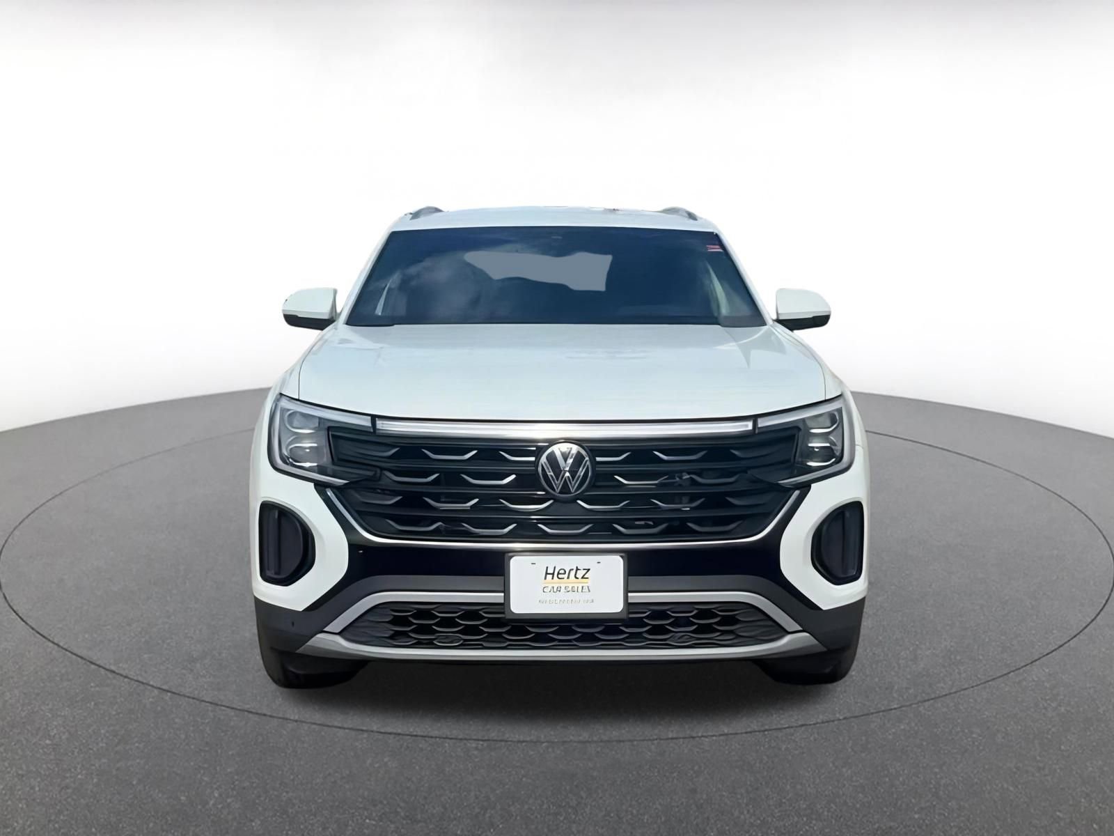 Used 2025 Volkswagen Atlas Cross Sport SE image 4