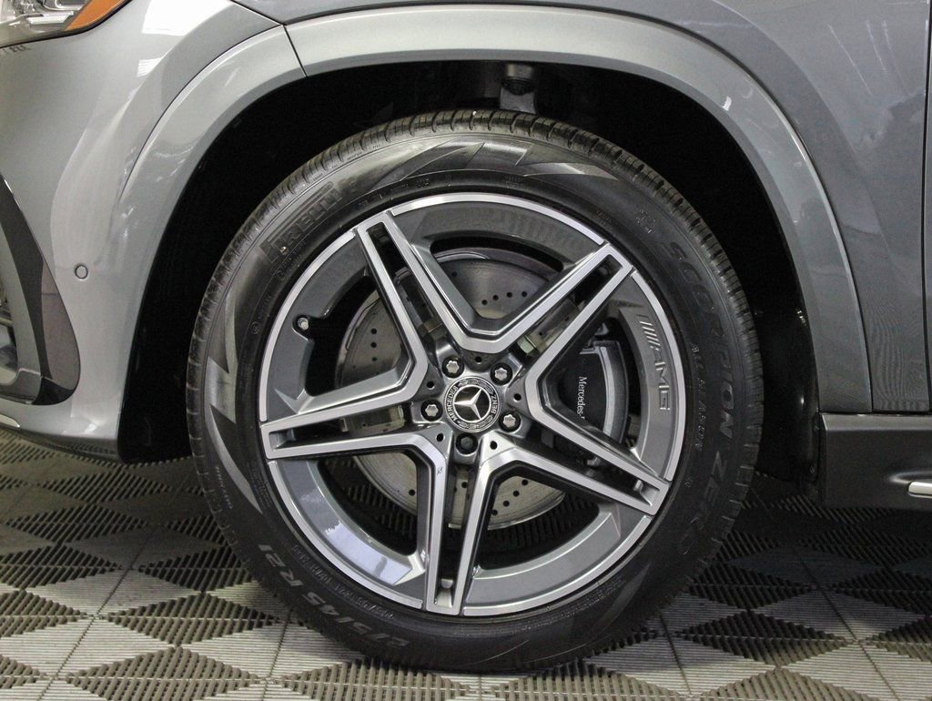 Certified 2026 Mercedes-Benz GLS 450 4MATIC image 35
