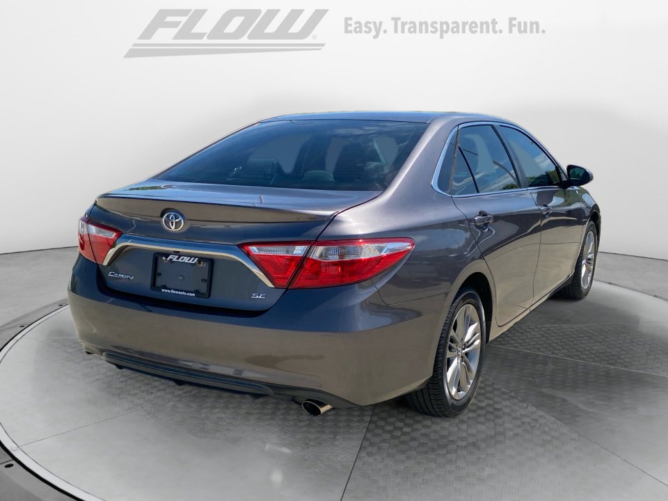 Used 2016 Toyota Camry SE image 4
