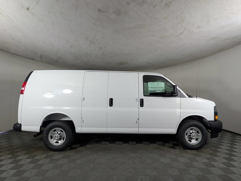 New 2026 Chevrolet Express 2500 w/ Driver Convenience Package RWD image 6