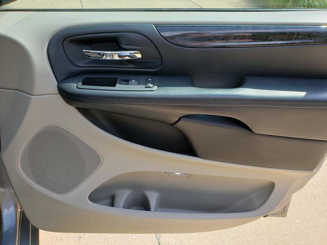 Used 2018 Dodge Grand Caravan SE w/ UConnect Hands-Free Group FWD image 18