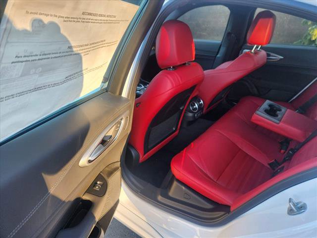 Used 2024 Alfa Romeo Giulia Veloce image 23
