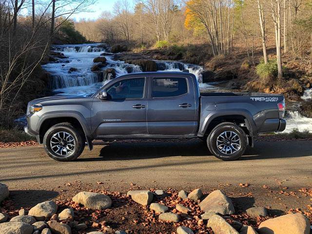 Used 2023 Toyota Tacoma TRD Sport image 3